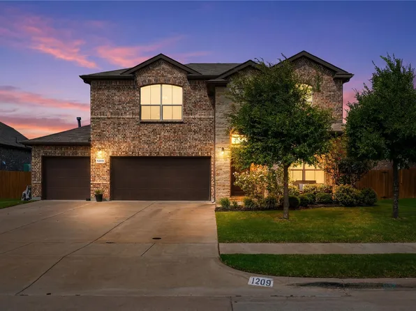1209 Alnwick Ln, Saginaw, TX 76131