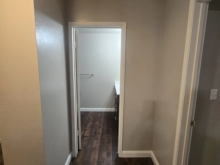 520 Van Buren Avenue — Photo 21