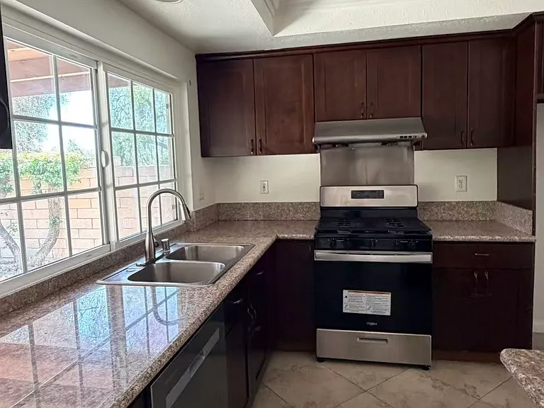 1426 Rodney Rd — Photo 4