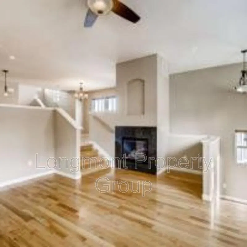 2 bed, 3.0 bath, 1560 sqft, $2,590 — Photo 3