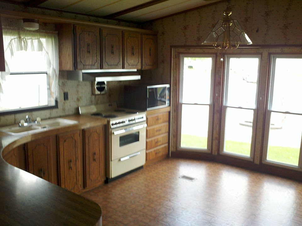 2nd image of 206 Argyll Dr