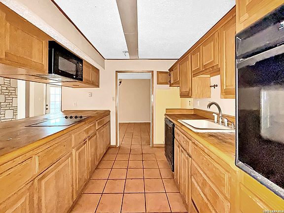 4th image of 8519 Echo Creek Ln