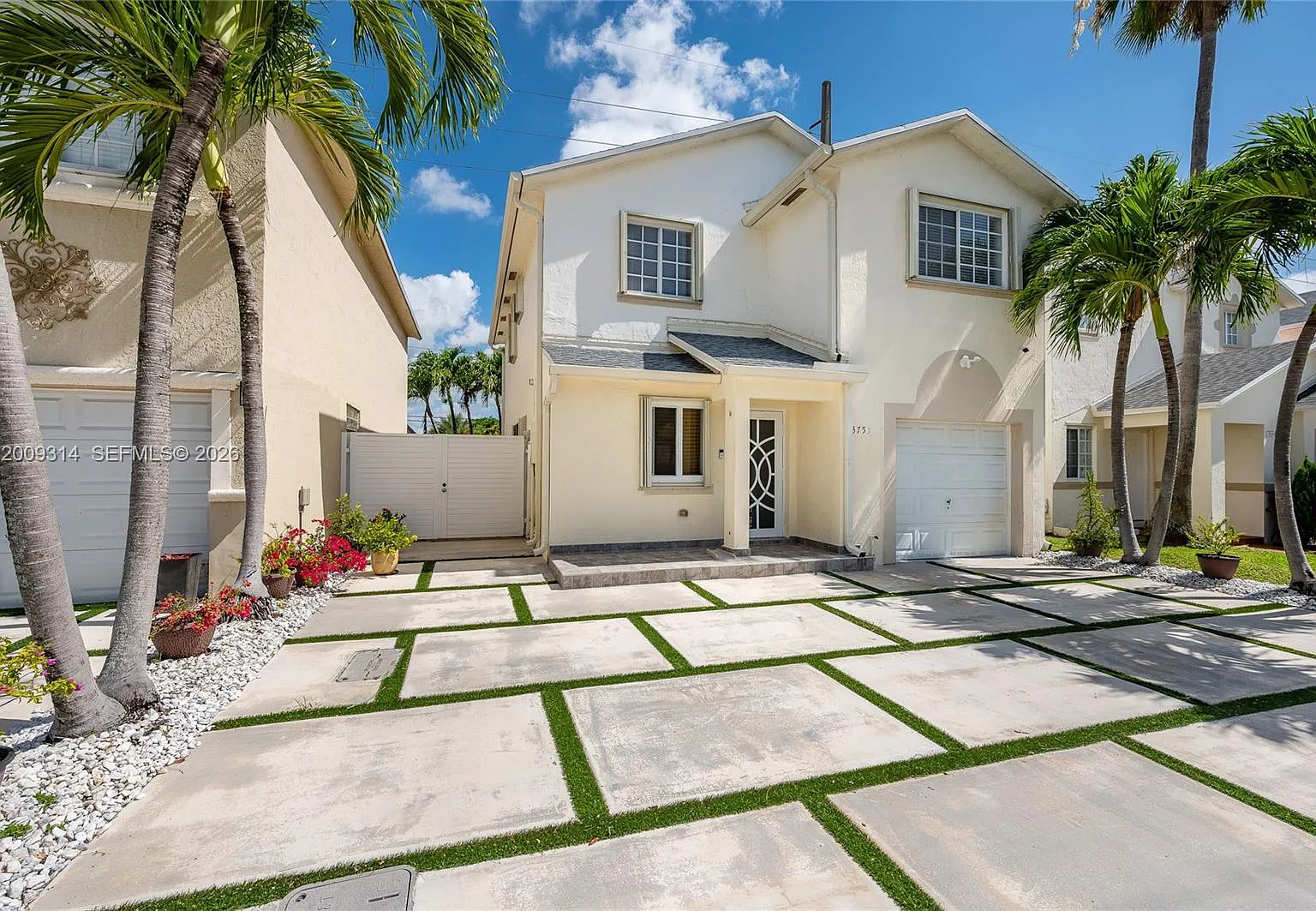 4 bed, 3.0 bath, $3,300 — Photo 1