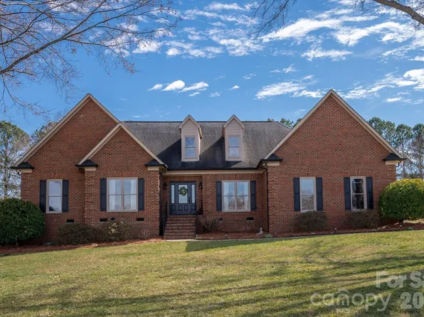 7049 High Meadow Dr, Matthews, NC 28104