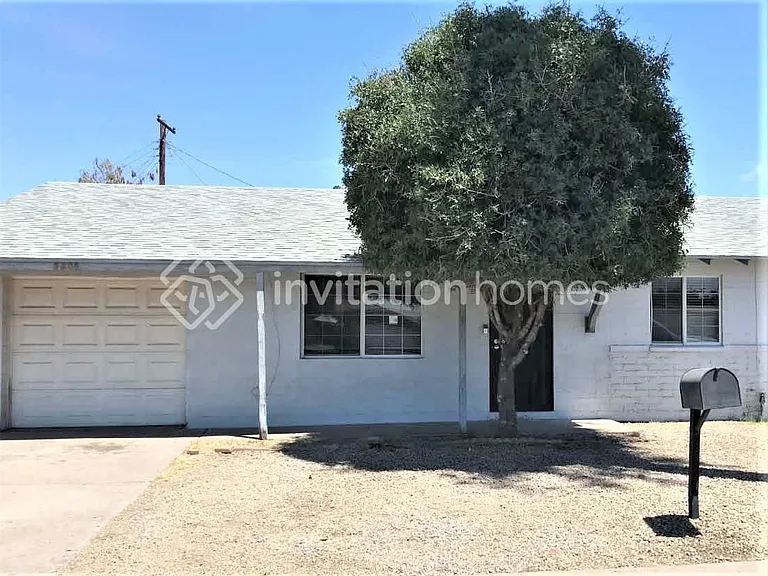 3808 W Glendale Ave — Photo 1