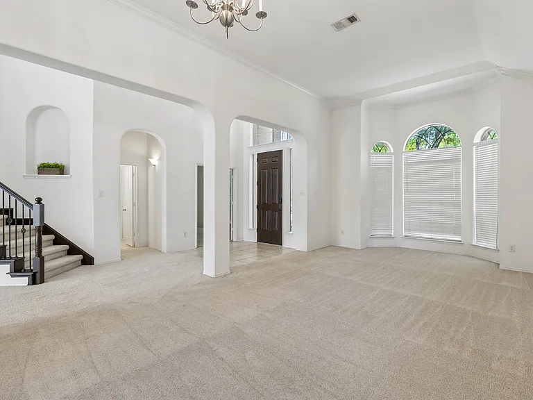11821 Stephenville Dr — Photo 3