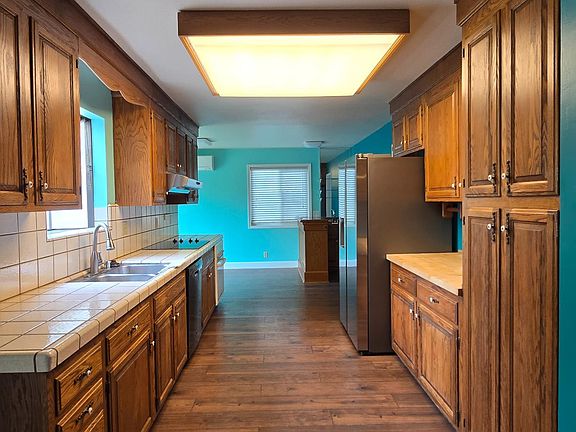 2nd image of 137 Anita Ct