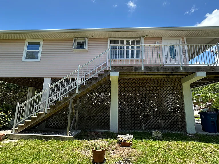 19464 Seminole St — Photo 2