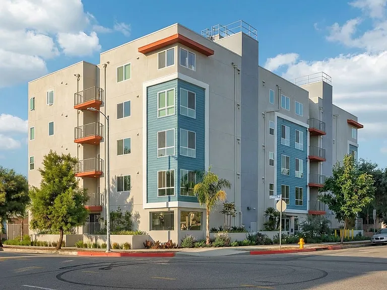 Cloud Nine Luxury Apartments — Photo 56