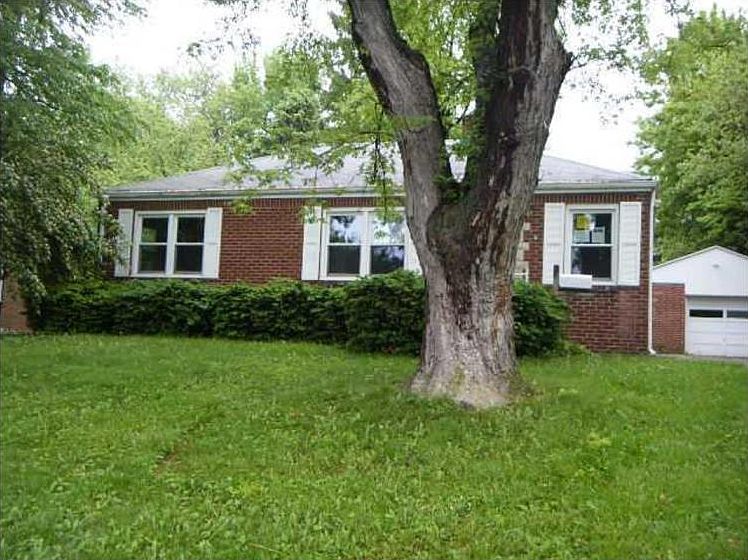 1st image of 2820 Halifax Dr