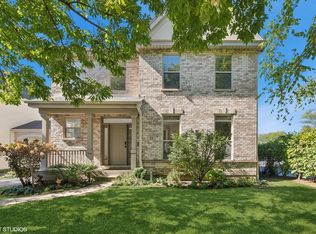 24 Pralls Loop, Highwood, IL 60040