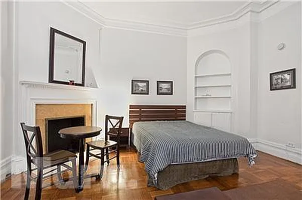 Rented by Mdrn Residential | media 22