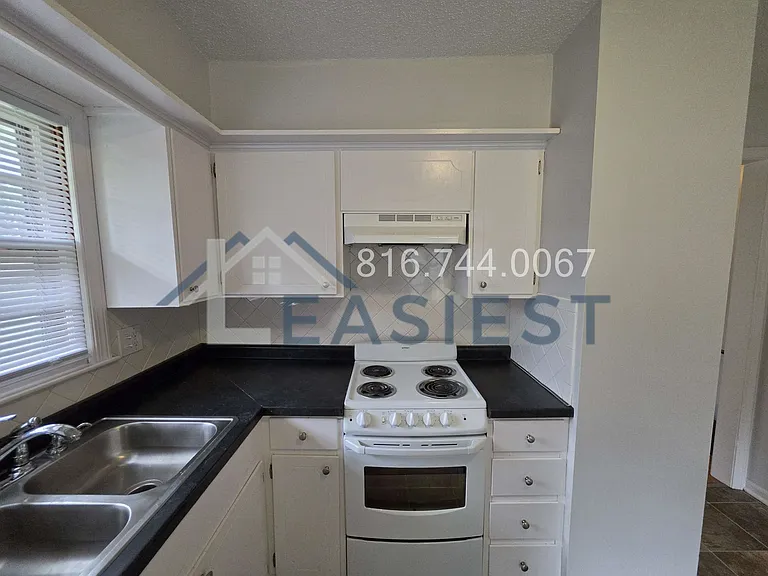 1005 NW Range St — Photo 7