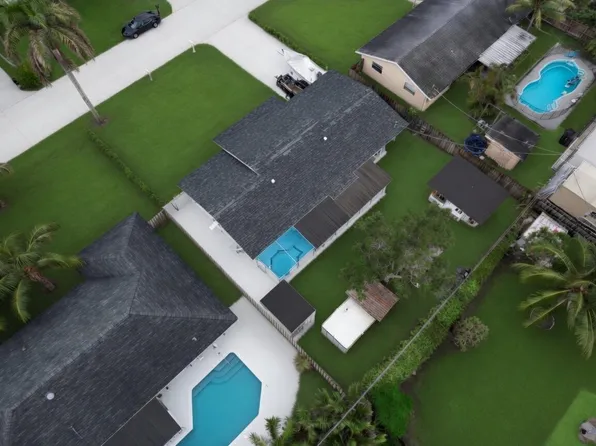 2745 Cambridge Road, Lake Worth, FL 33462