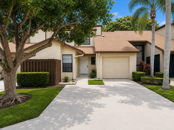 22466 Thousand Pines Ln, Boca Raton, FL 33428