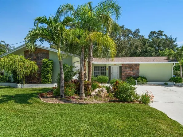 1468 Fairway Dr, Dunedin, FL 34698