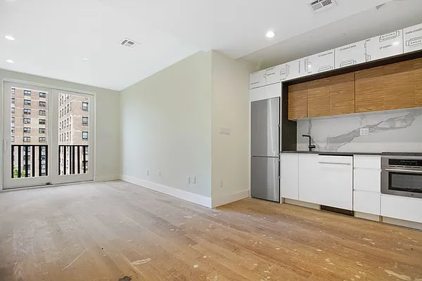 Rented by EXR | media 4