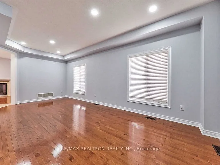 46 Blue Meadow Ct — Photo 2