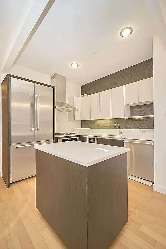 247 West 46th Street — Photo 3