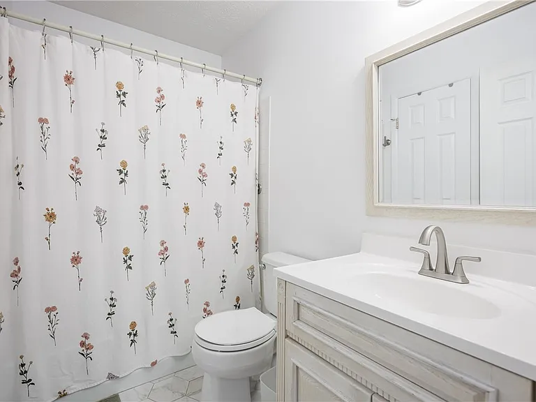 678 Eastbrooke Ln — Photo 26
