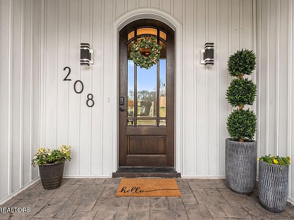 4th image of 208 Twinleaf Ln