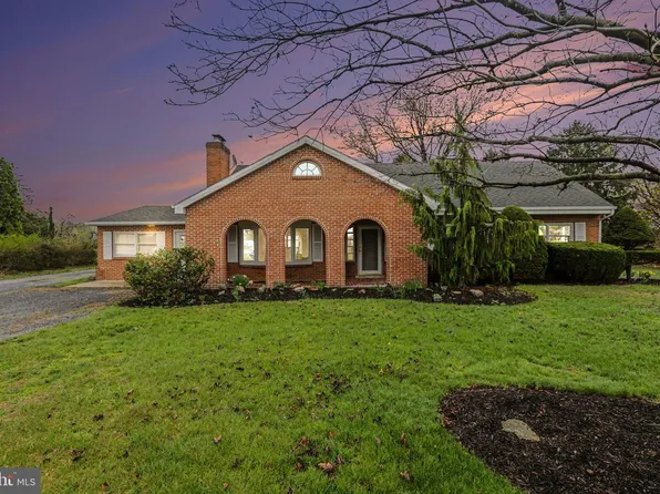 205 N Middlesex Rd, Carlisle, PA 17013