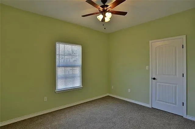 3 bed, 832 sqft, $2,400 — Photo 4