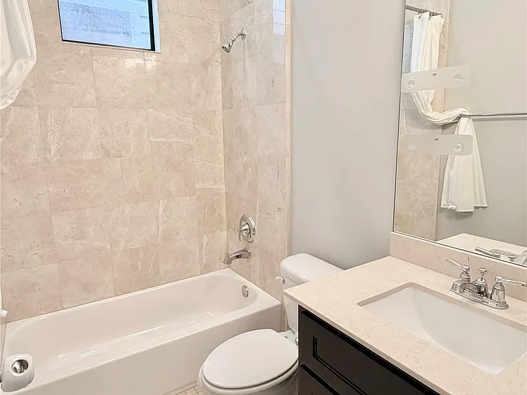 606 Knox St — Photo 11