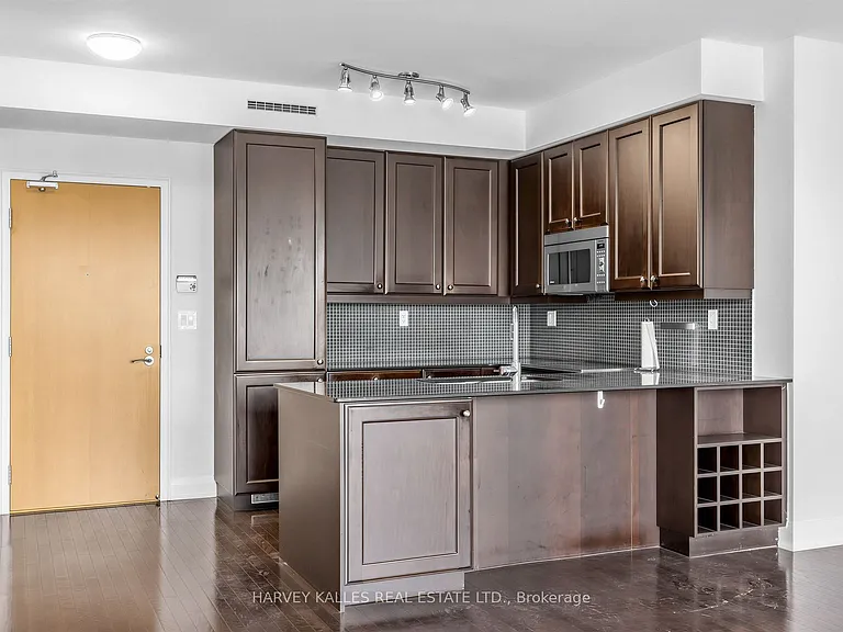 1 Bedford Rd #421 — Photo 6