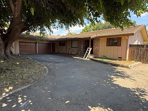 550 N Corral Hollow Rd Photo 1