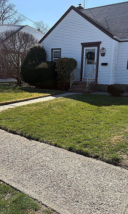 1st image of 203 Caroline Ave