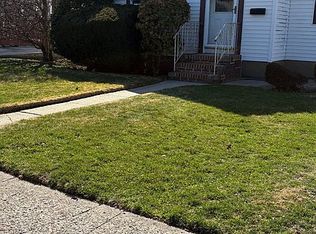203 Caroline Ave, Garden City, NY 11530