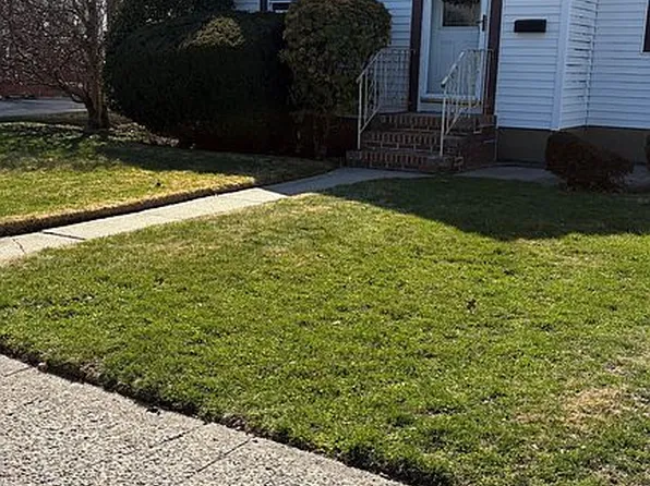 203 Caroline Ave, Garden City, NY 11530