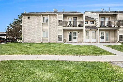 15054 Riverside Dr Photo 1