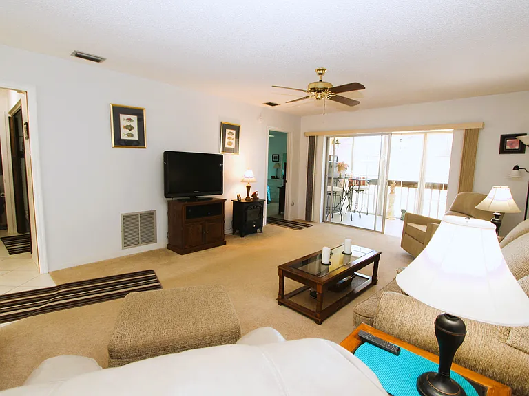 Livingroom - view 2