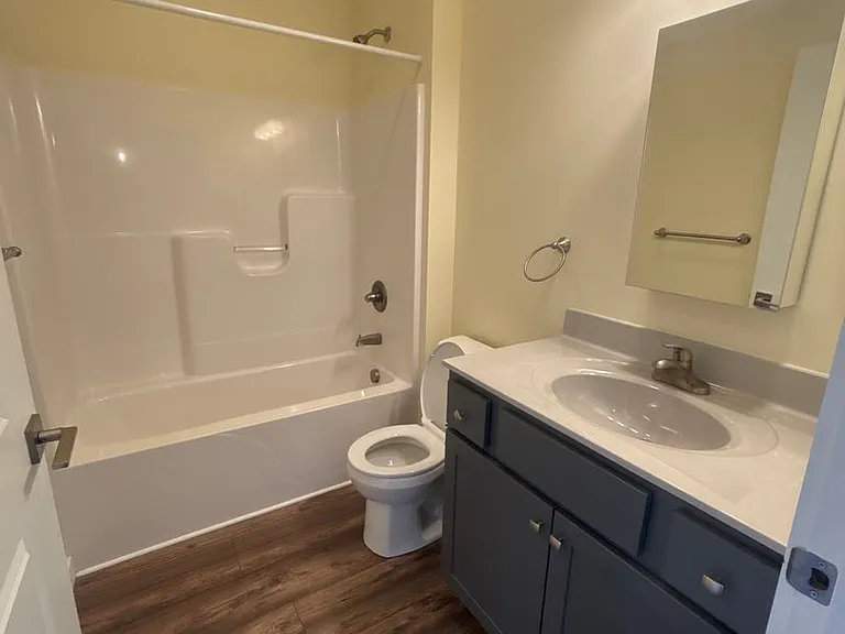 1115 N Walnut St — Photo 5