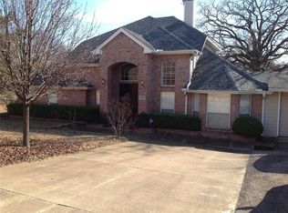 2421 S Pleasant Cir, Arlington, TX 76015