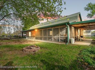226 N Ewen St, Maple Rapids, MI 48853