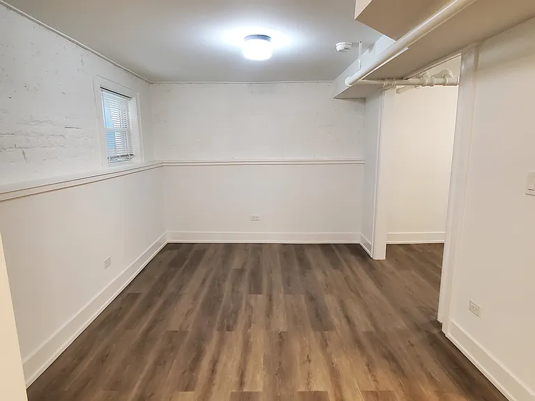 2226 W Argyle St #G — Photo 9