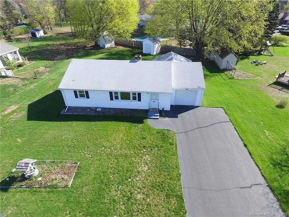 1st image of 17 Stark Dr