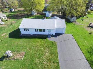 17 Stark Dr, East Granby, CT 06026