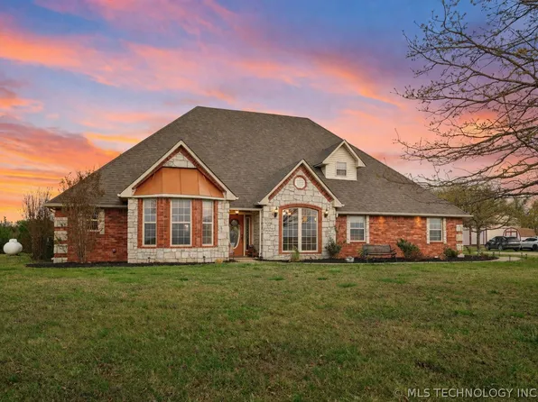 3460 N 3735th Rd, Holdenville, OK 74848