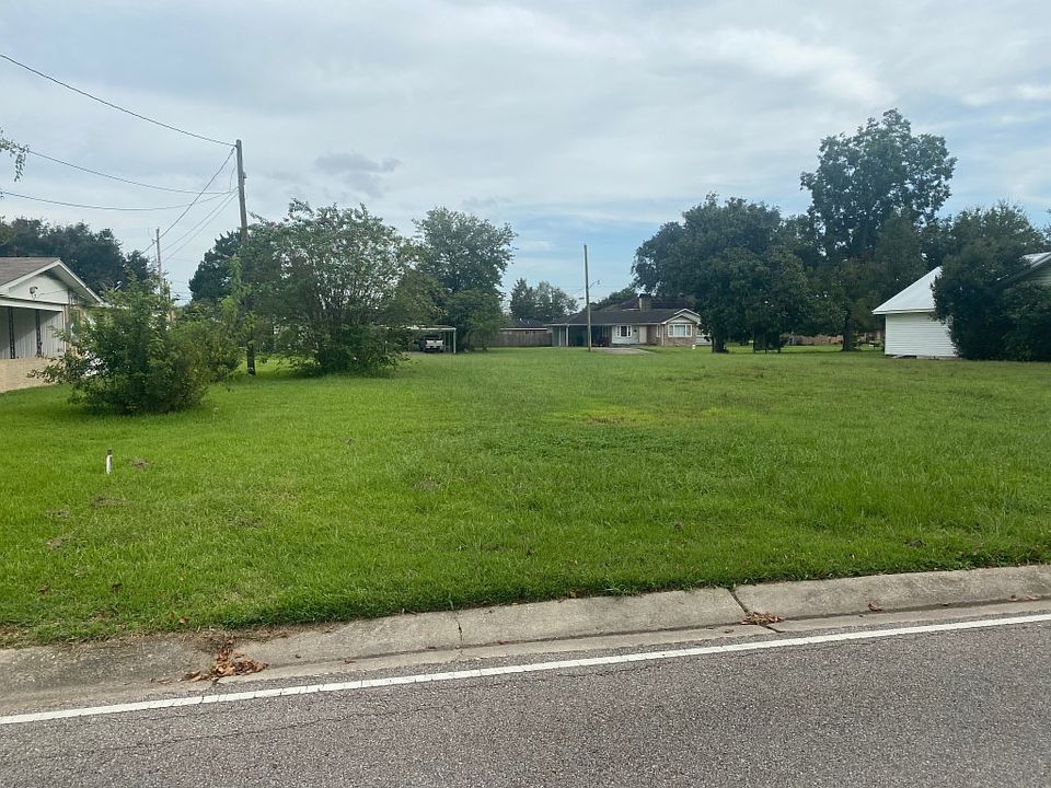 2nd image of 58445 Mille Ave
