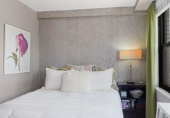 3rd image of 235 E 57th St APT 17A