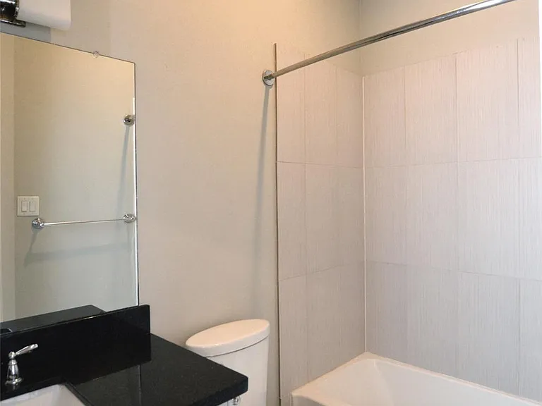 1538 W 23rd St #C — Photo 35