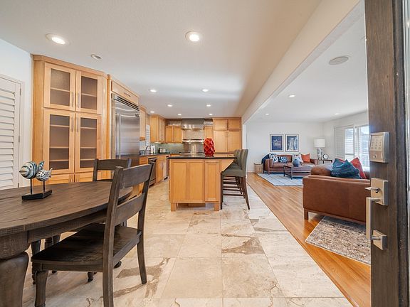 5th image of 302 Long Island Dr