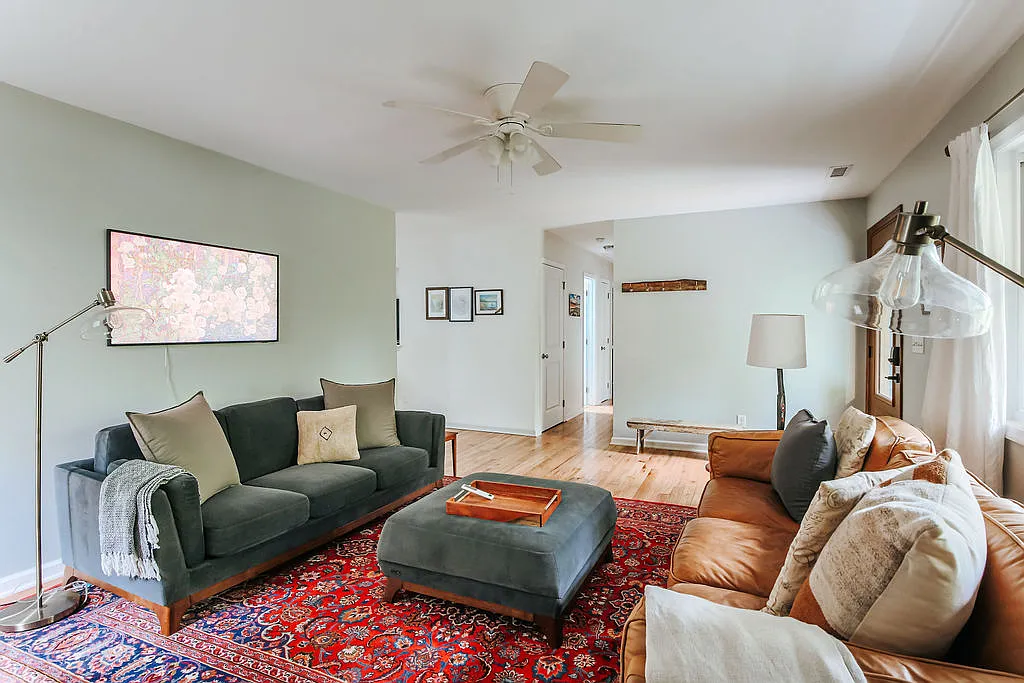 3 bed, 1396 sqft, $3,750 — Photo 4
