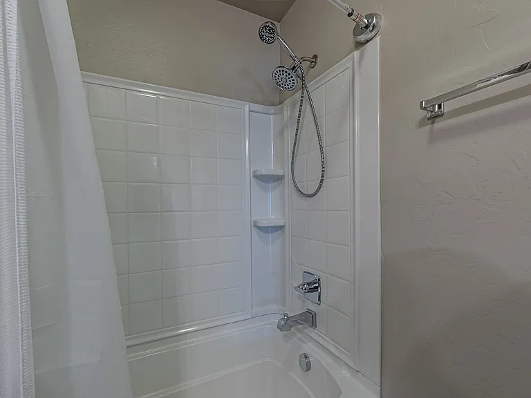 19213 Blanco Dr — Photo 30