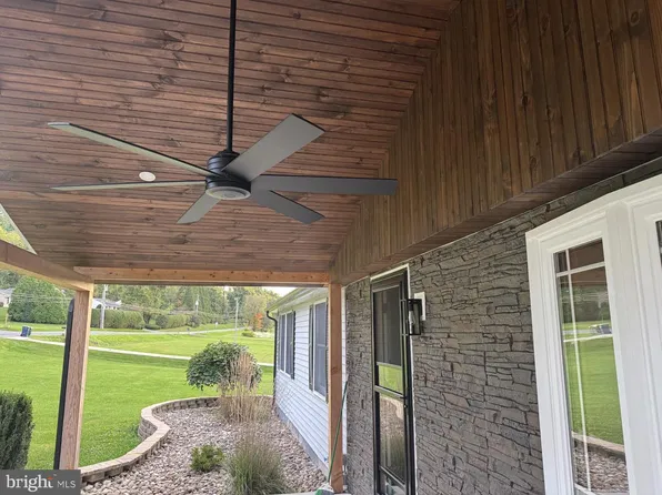 3913 Irish Creek Rd, Bernville, PA 19506