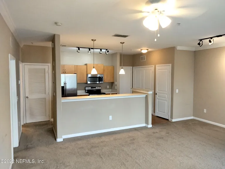 8290 Gate Pkwy W #1017 — Photo 25